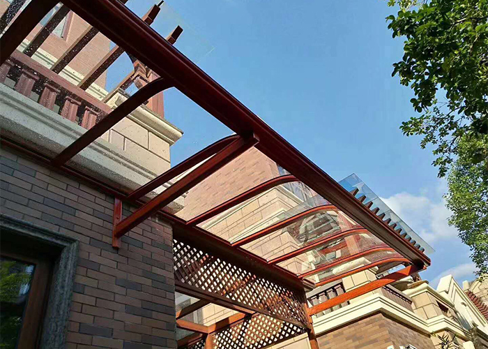 固定式遮陽篷的優(yōu)點(diǎn)